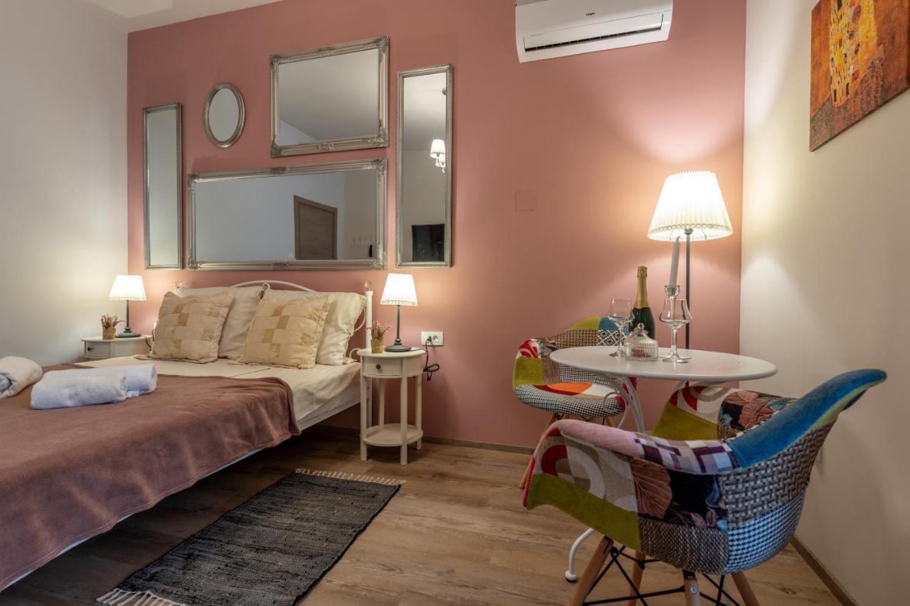 Old City Romantic Studios 4 With Free Private Parking Pula Exterior foto