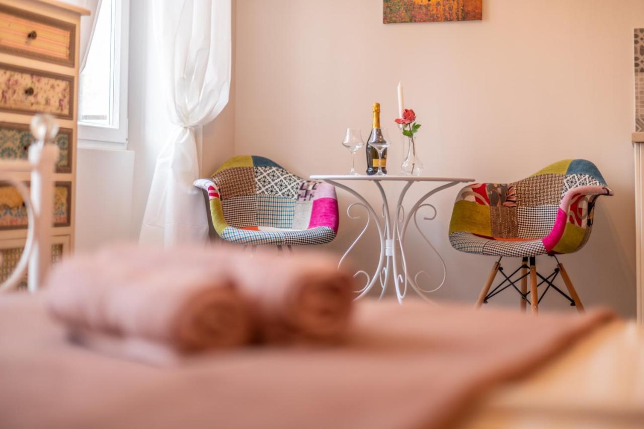 Old City Romantic Studios 4 With Free Private Parking Pula Exterior foto