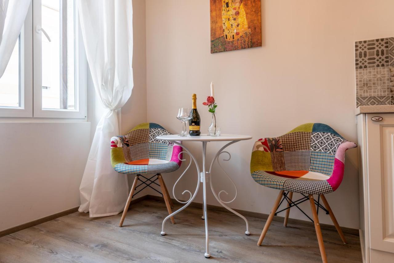 Old City Romantic Studios 4 With Free Private Parking Pula Exterior foto