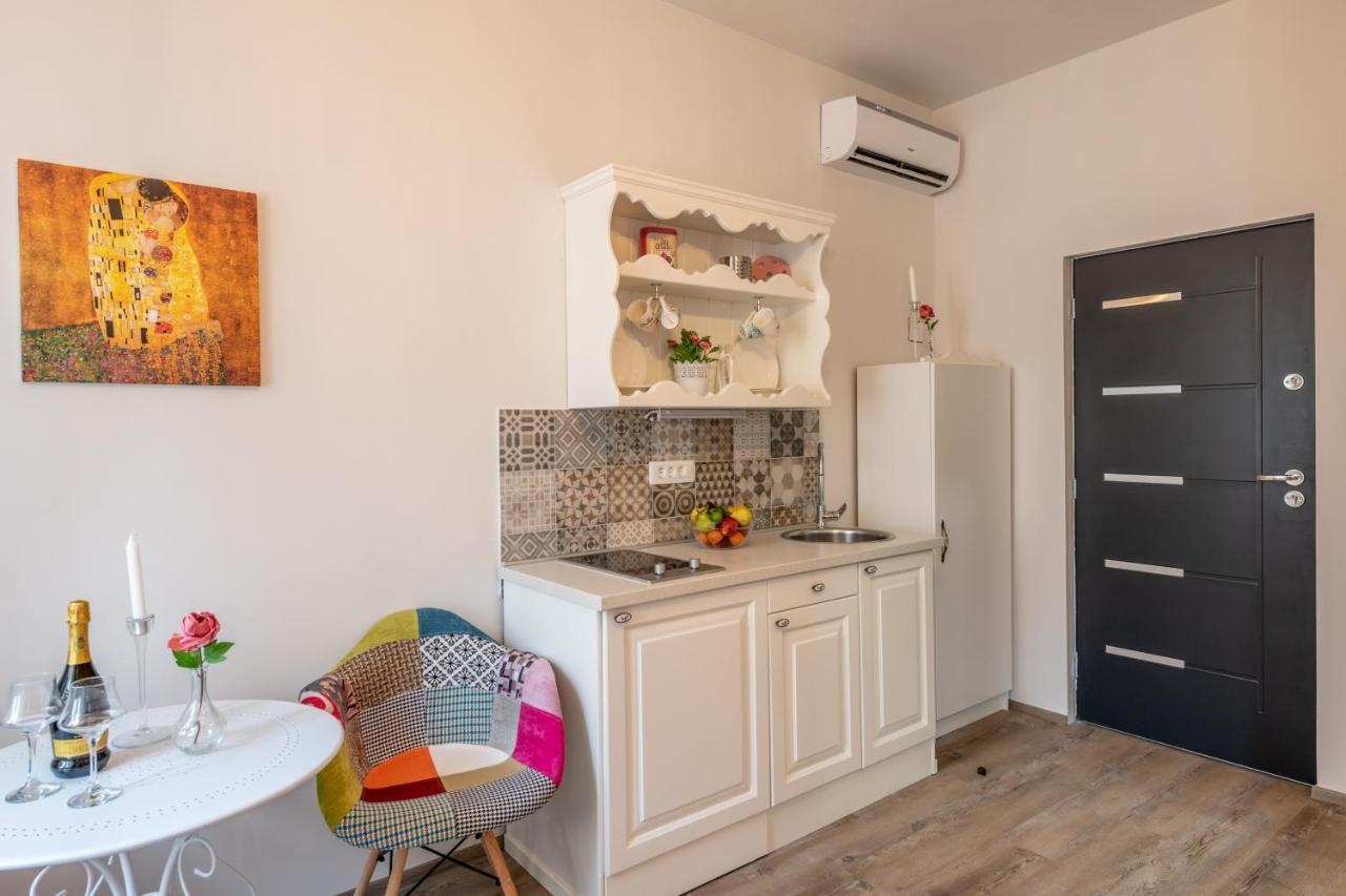 Old City Romantic Studios 4 With Free Private Parking Pula Exterior foto